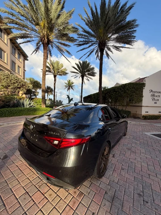 2019 Alfa Romeo Giulia - Image 10 of 15