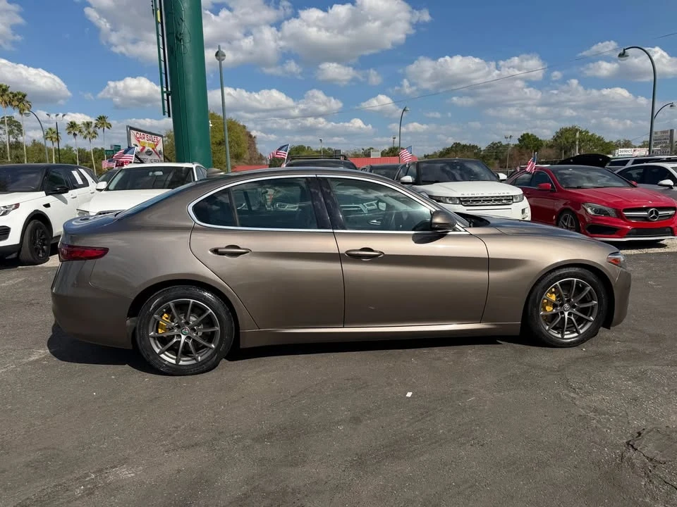 2019 Alfa Romeo Giulia - Image 12 of 14