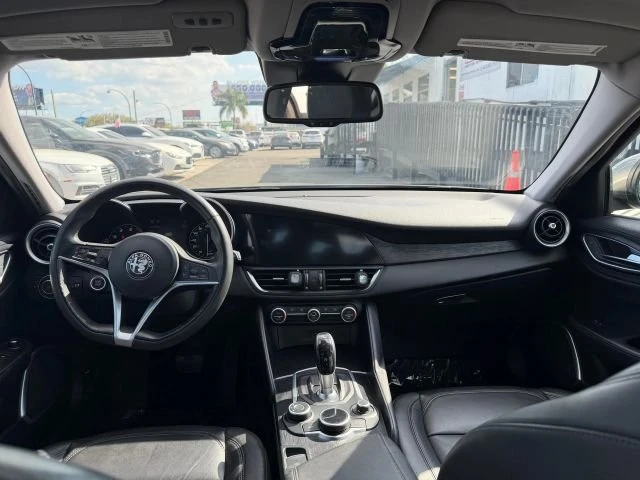 2019 Alfa Romeo Giulia - Image 9 of 11
