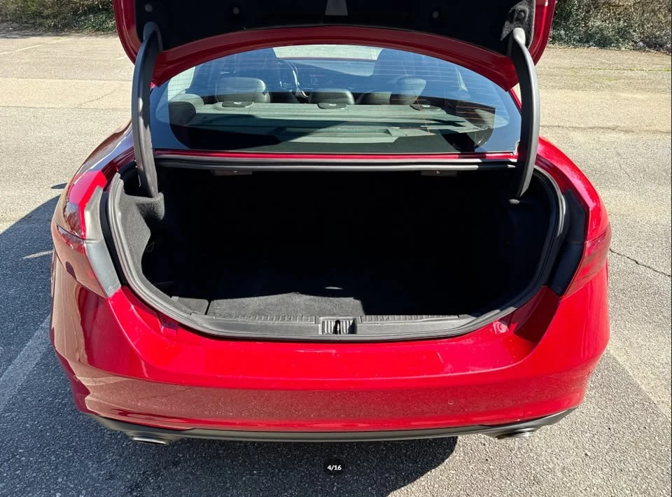 2019 Alfa Romeo Giulia - Image 5 of 11