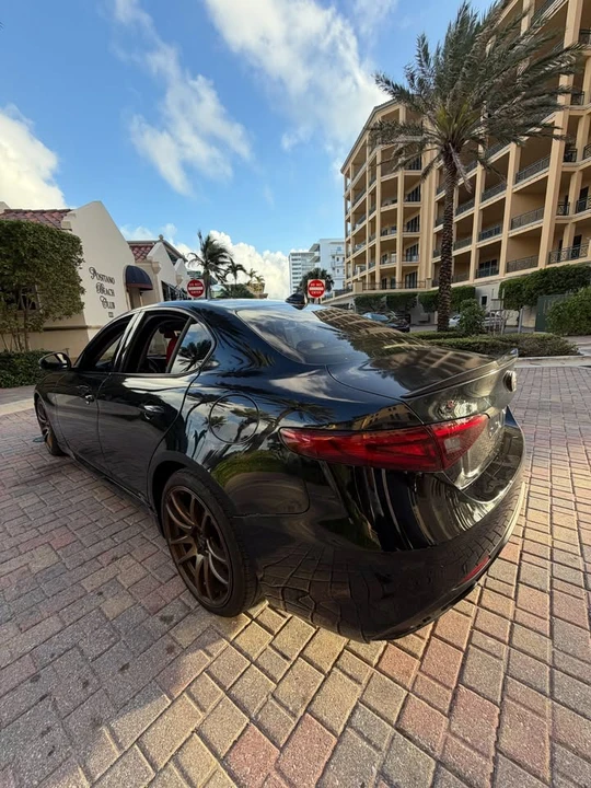 2019 Alfa Romeo Giulia - Image 7 of 15