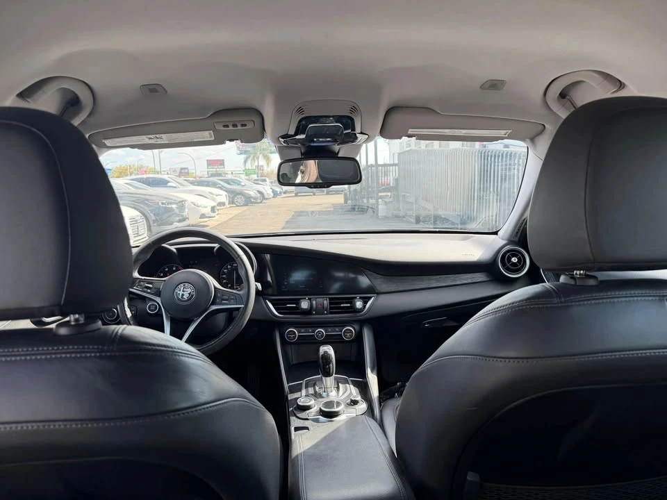 2019 Alfa Romeo Giulia - Image 11 of 14