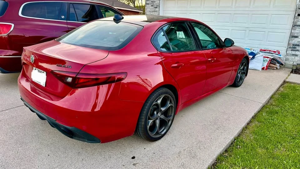 2019 Alfa Romeo Giulia - Image 5 of 12