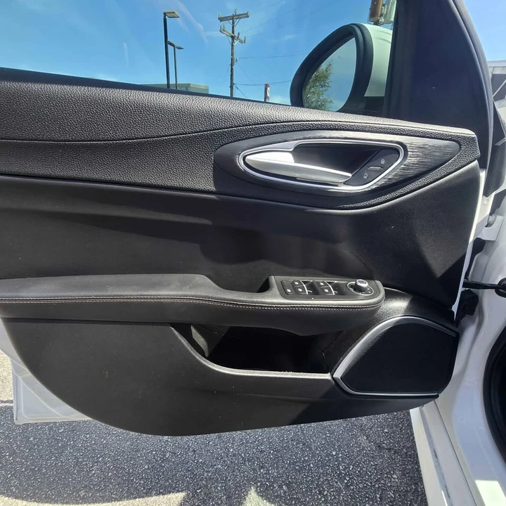 2019 Alfa Romeo Giulia - Image 8 of 15