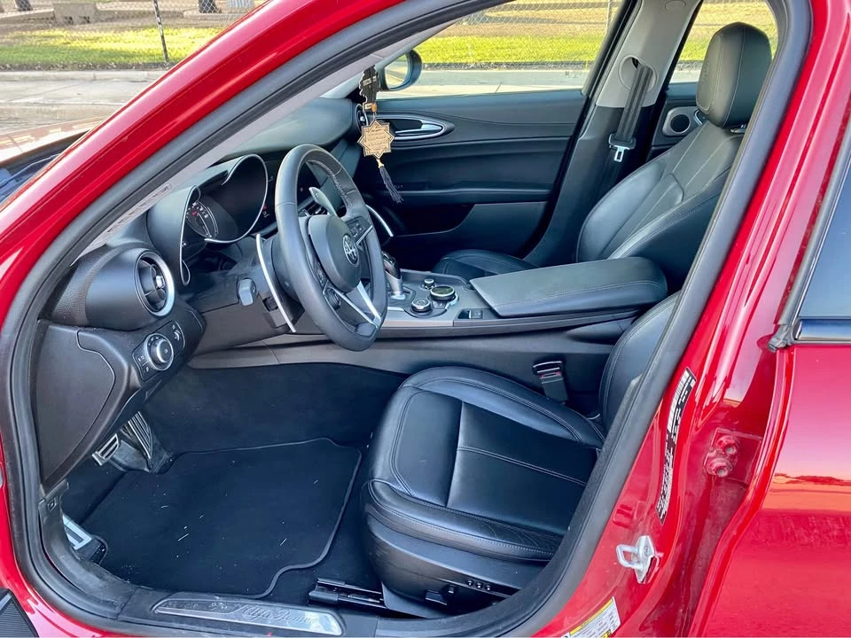 2019 Alfa Romeo Giulia - Image 8 of 12
