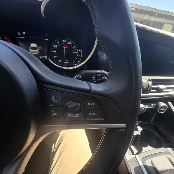 2019 Alfa Romeo Giulia - Image 12 of 15
