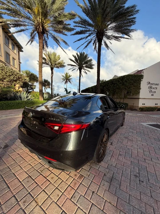 2019 Alfa Romeo Giulia - Image 9 of 15