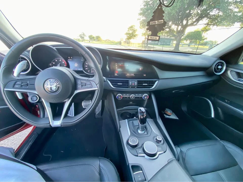 2019 Alfa Romeo Giulia - Image 9 of 12