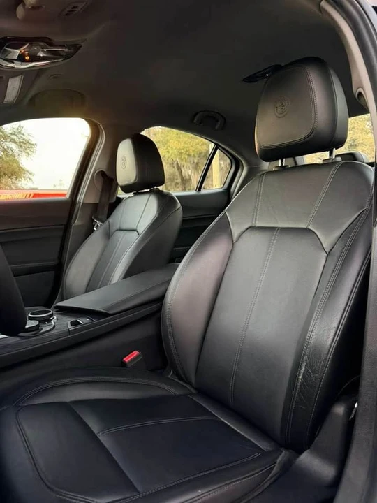 2019 Alfa Romeo Giulia - Image 12 of 14