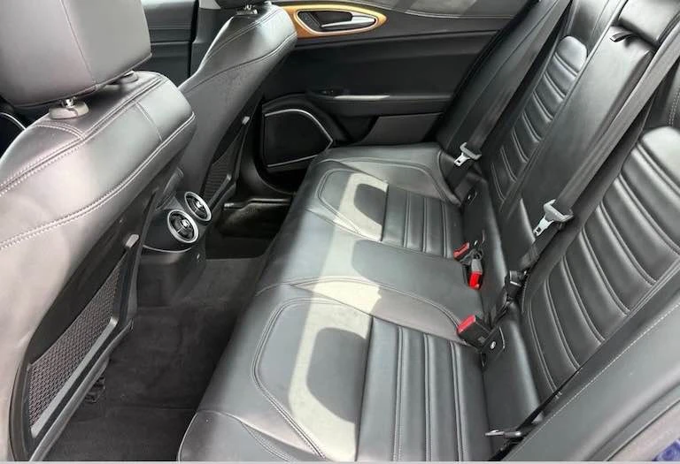 2019 Alfa Romeo Giulia - Image 5 of 8