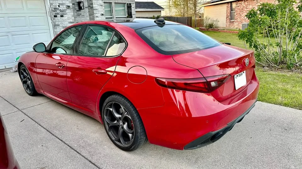 2019 Alfa Romeo Giulia - Image 7 of 12