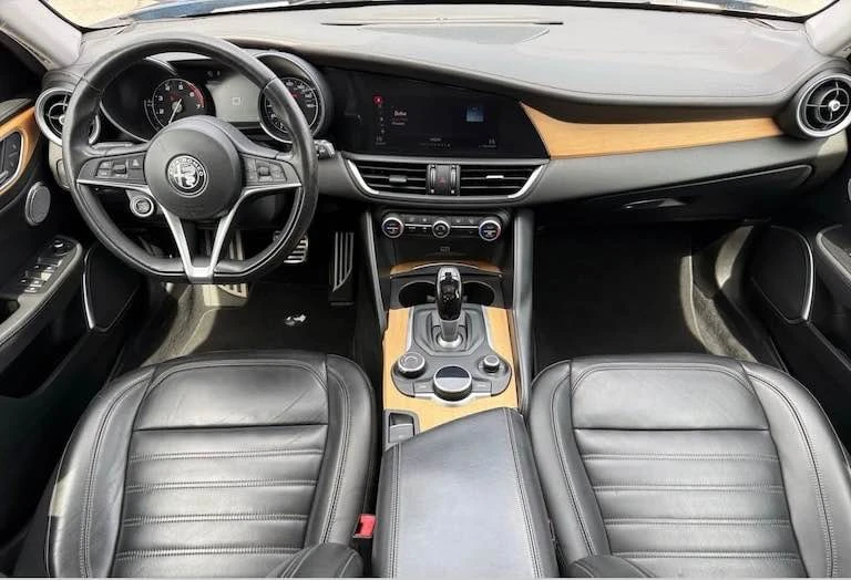 2019 Alfa Romeo Giulia - Image 4 of 8