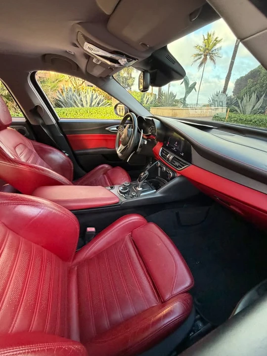 2019 Alfa Romeo Giulia - Image 12 of 15