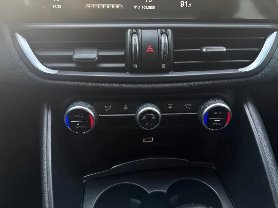 2019 Alfa Romeo Giulia - Image 19 of 20
