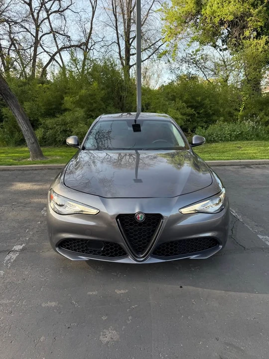 2019 Alfa Romeo Giulia - Image 2 of 10