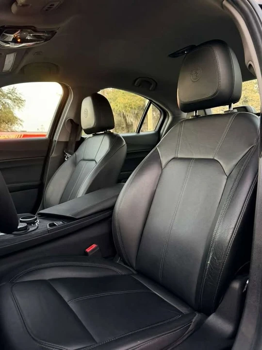 2019 Alfa Romeo Giulia - Image 9 of 15
