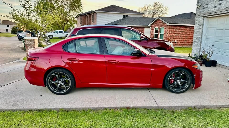 2019 Alfa Romeo Giulia - Image 4 of 12
