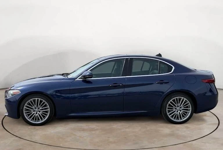 2019 Alfa Romeo Giulia - Image 2 of 8