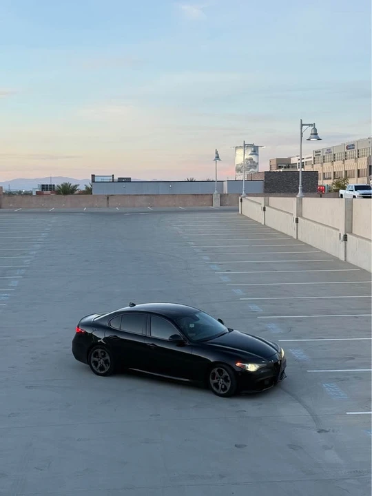 2019 Alfa Romeo Giulia - Image 6 of 8