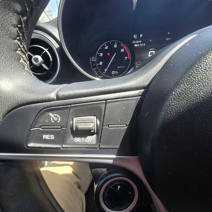 2019 Alfa Romeo Giulia - Image 11 of 15