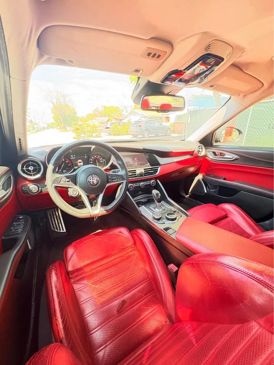 2019 Alfa Romeo Giulia - Image 8 of 8