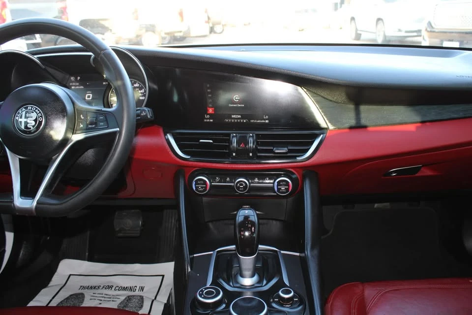2019 Alfa Romeo Giulia - Image 11 of 20