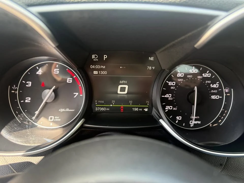 2019 Alfa Romeo Giulia - Image 16 of 17