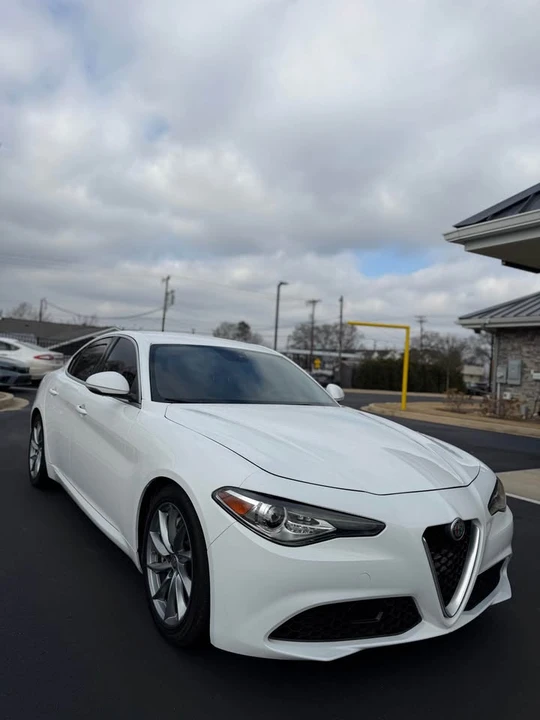 2019 Alfa Romeo Giulia - Image 6 of 13