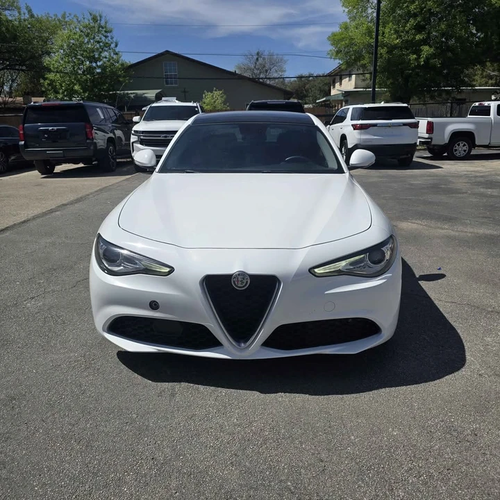 2019 Alfa Romeo Giulia - Image 2 of 15