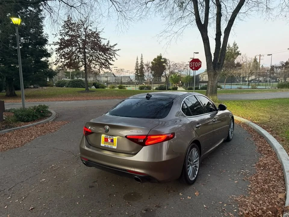 2019 Alfa Romeo Giulia - Image 7 of 18