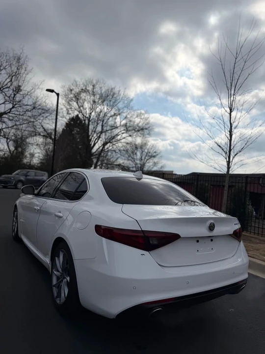 2019 Alfa Romeo Giulia - Image 5 of 13