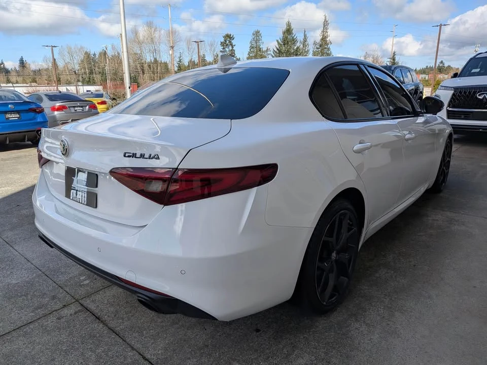 2019 Alfa Romeo Giulia - Image 6 of 14