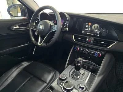 2019 Alfa Romeo Giulia - Image 19 of 20