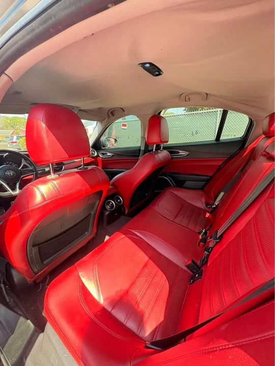 2019 Alfa Romeo Giulia - Image 7 of 8