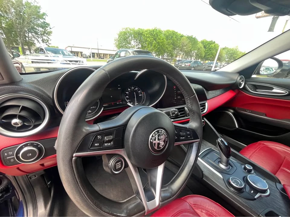 2019 Alfa Romeo Giulia - Image 6 of 8