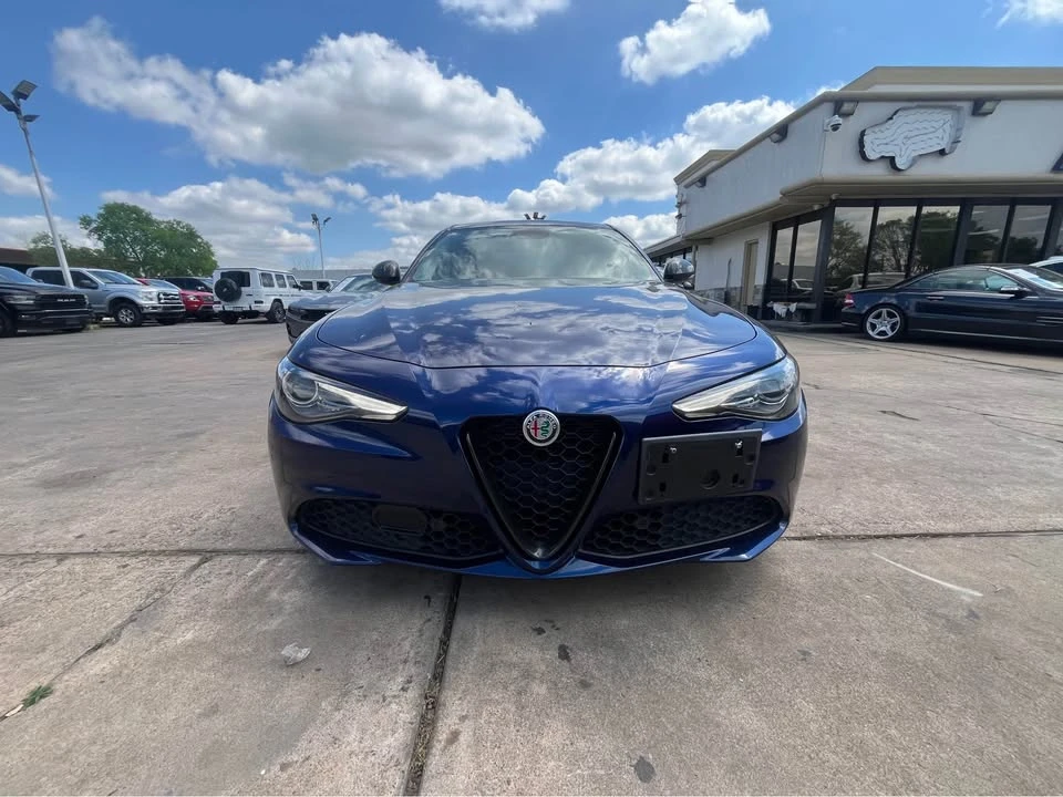 2019 Alfa Romeo Giulia - Image 2 of 8