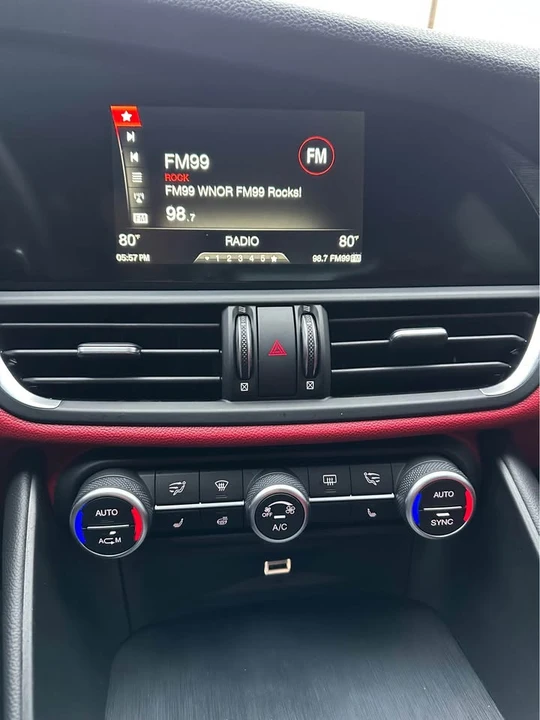 2019 Alfa Romeo Giulia - Image 11 of 14