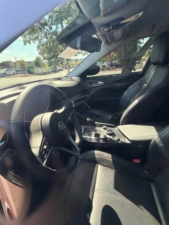 2019 Alfa Romeo Giulia - Image 8 of 8