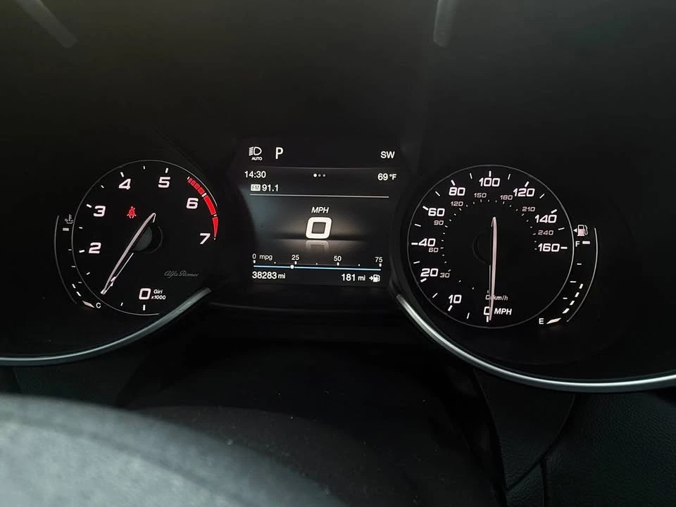 2019 Alfa Romeo Giulia - Image 17 of 20