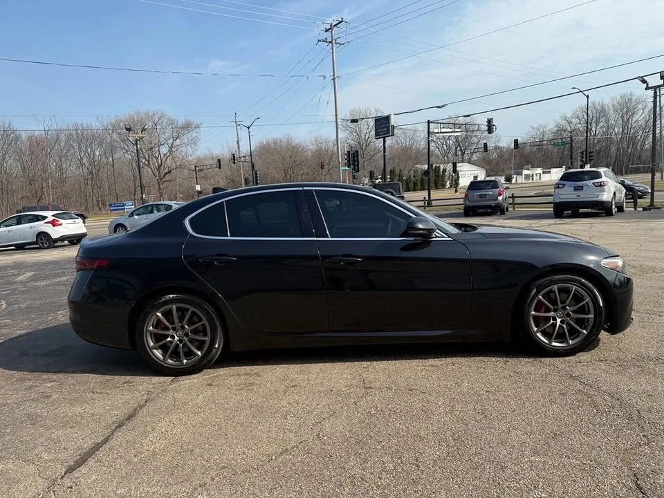 2019 Alfa Romeo Giulia - Image 5 of 20