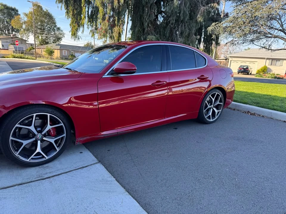 2019 Alfa Romeo Giulia - Image 5 of 10