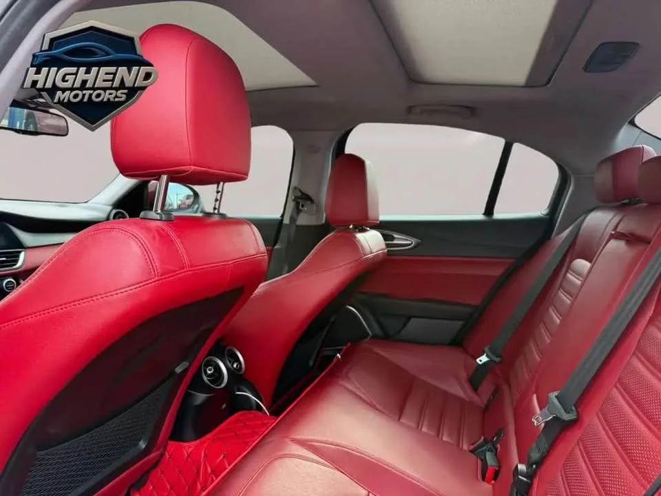 2019 Alfa Romeo Giulia - Image 11 of 18