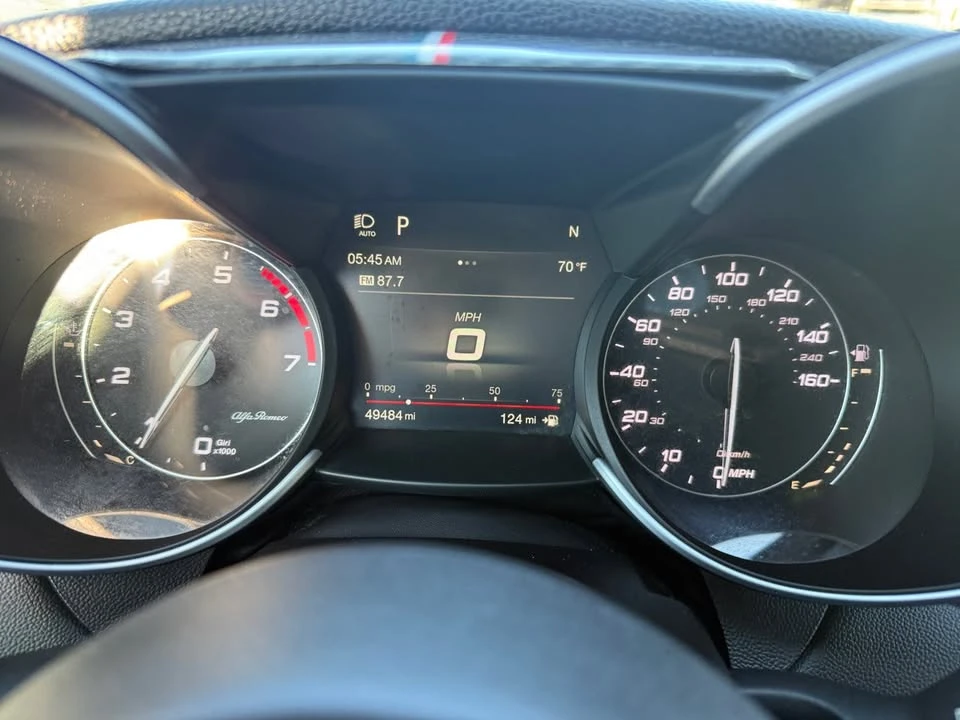 2019 Alfa Romeo Giulia - Image 16 of 17