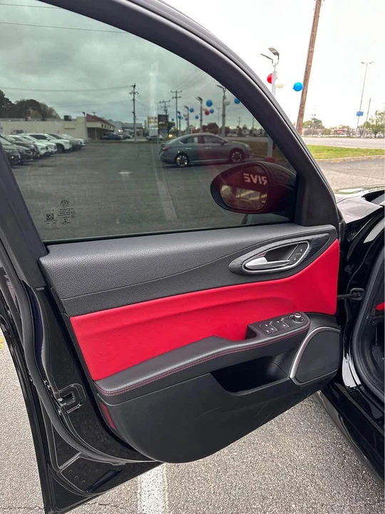 2019 Alfa Romeo Giulia - Image 14 of 14