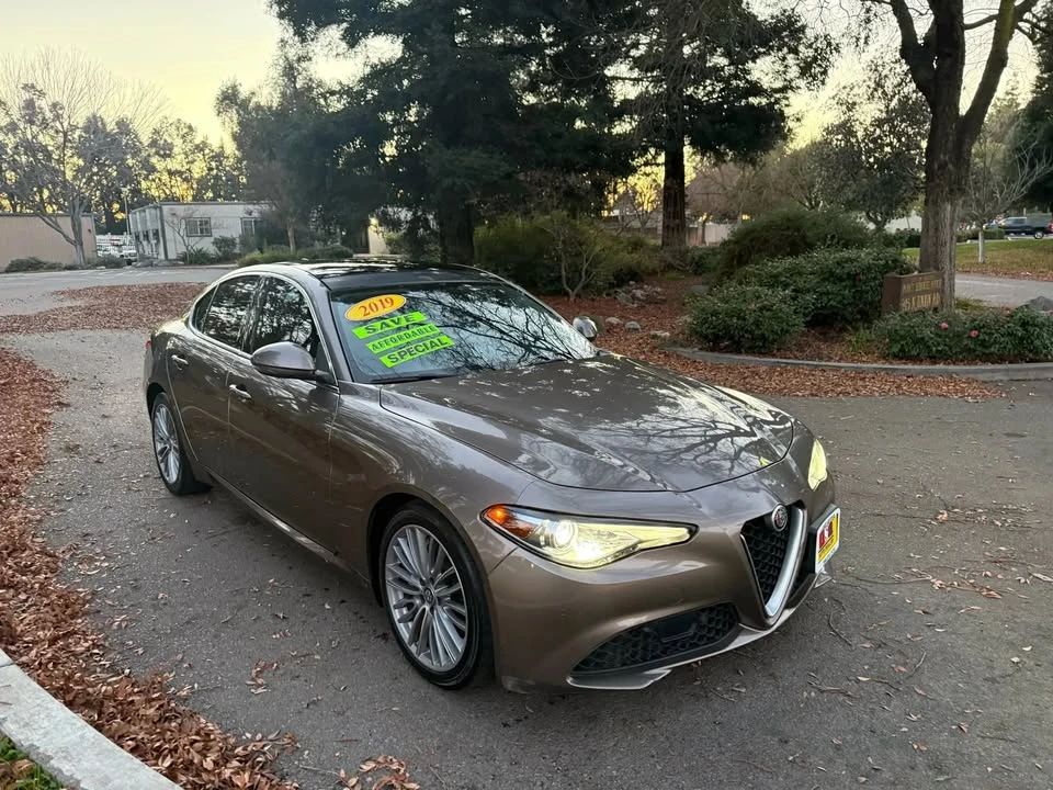 2019 Alfa Romeo Giulia - Image 5 of 18