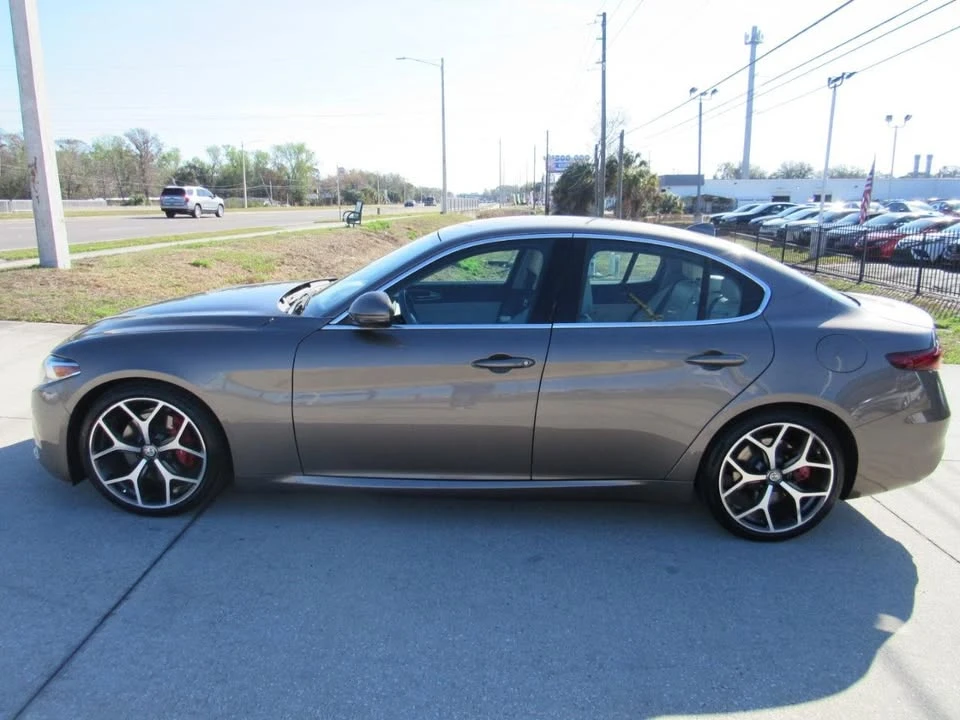 2019 Alfa Romeo Giulia - Image 4 of 19