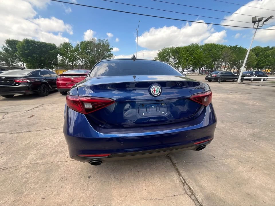 2019 Alfa Romeo Giulia - Image 4 of 8