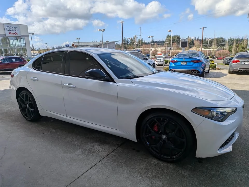 2019 Alfa Romeo Giulia - Image 7 of 14