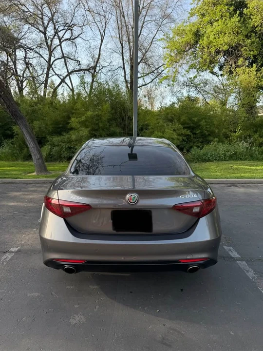 2019 Alfa Romeo Giulia - Image 5 of 10