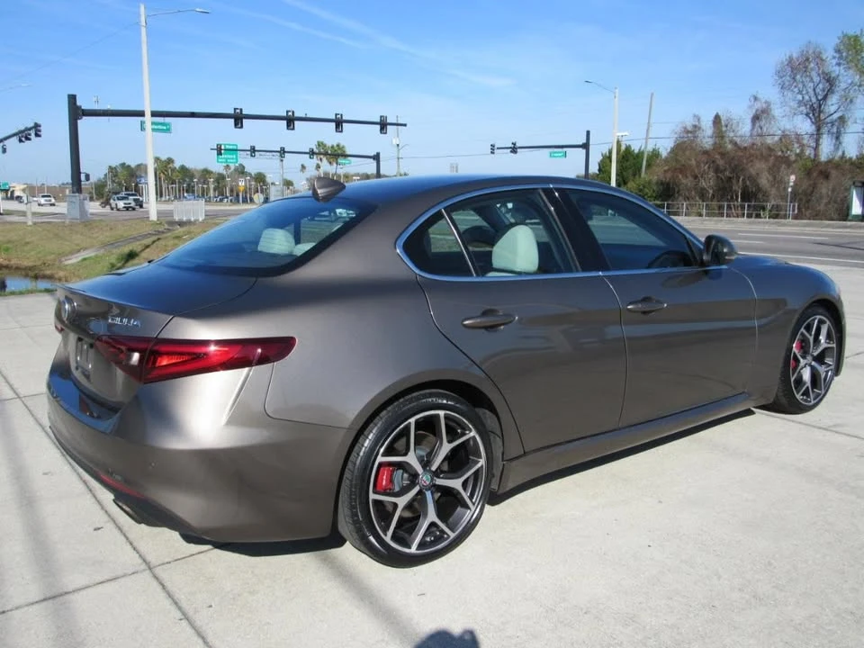 2019 Alfa Romeo Giulia - Image 7 of 19
